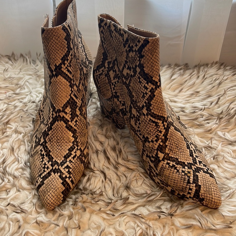 Not Available ••• Steve Madden Woman’s Ankle Boots Size: 7.5 - Picture 2 of 4